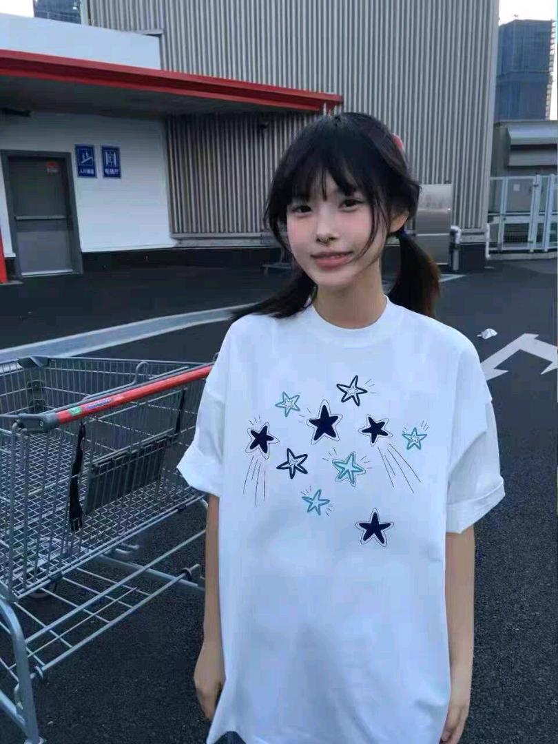 周女士
