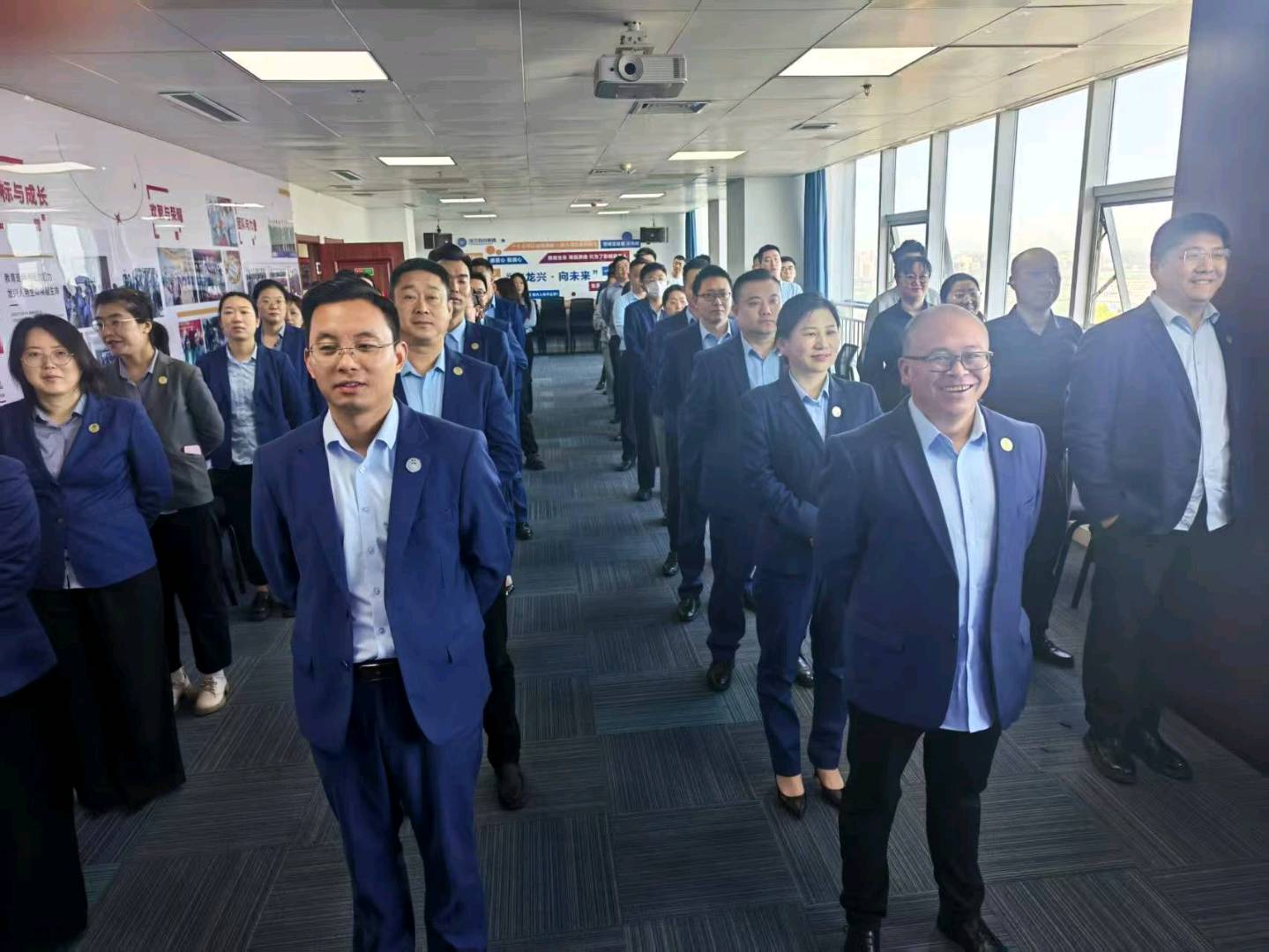 袁军找合伙人寻求合作伙伴：Ai脑机接口抗衰老新品发布会，诚邀区域及个人合伙人加盟