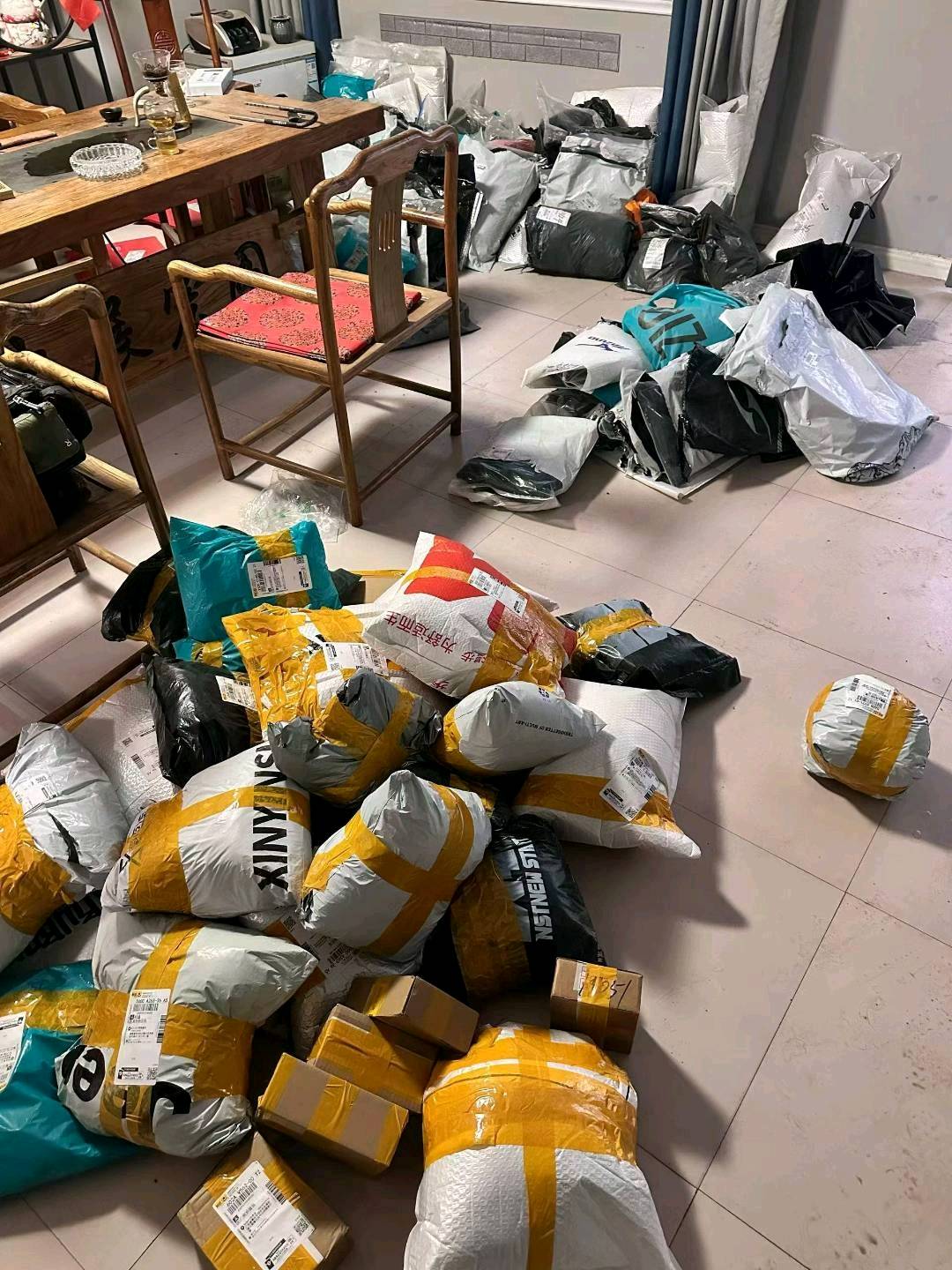 叶洪银其他供需得物搬砖项目，线上协作副业，收益每单260+合作分比例