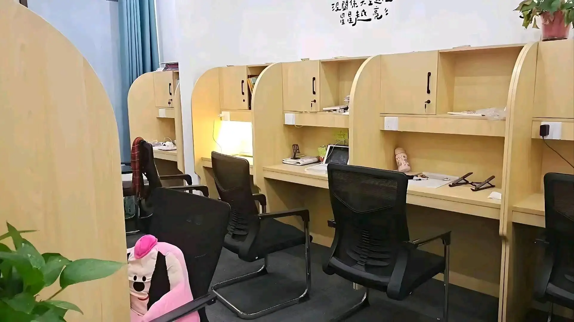 张女士其他供需手机涂色项目,无需资金投入,当天盈利,佣金每日结算