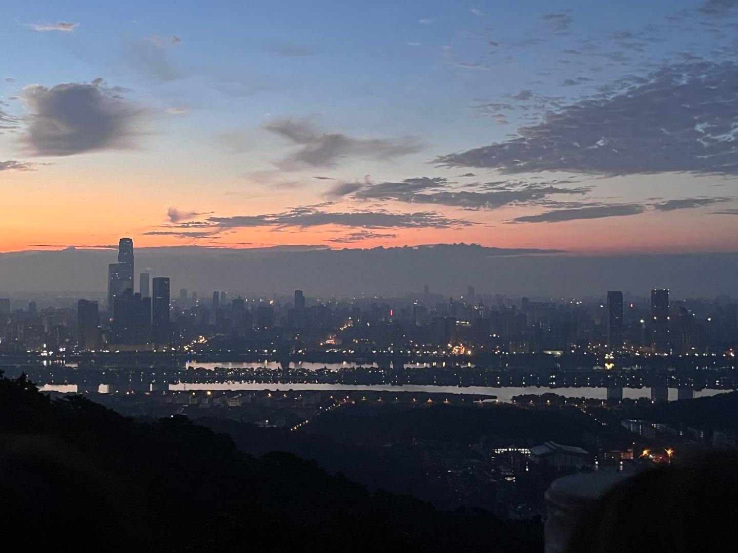 黄先生推广团队百人高校团队，寻求各类合作