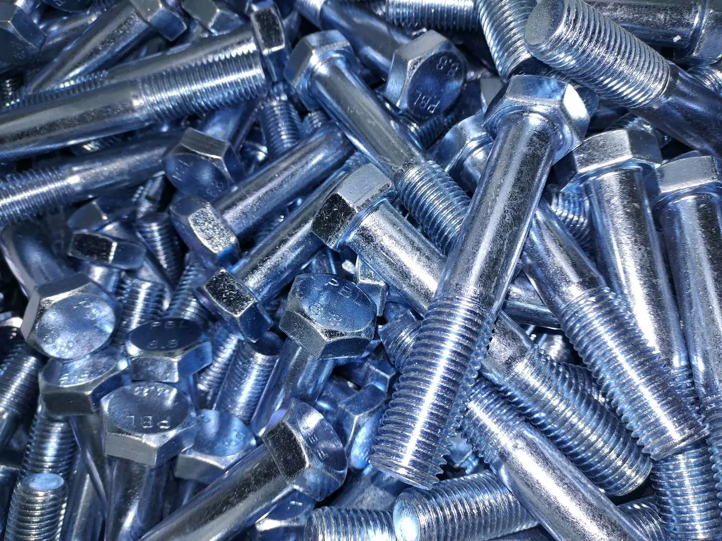 刘佳佳品牌货源工矿铁路配件、压轨器、橡胶垫板、道夹板生产厂家*