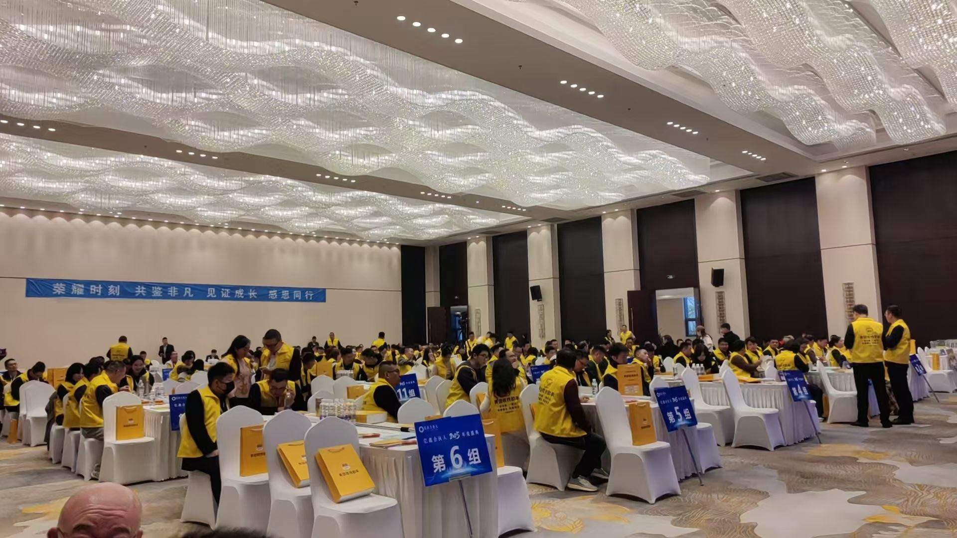 张磊找合伙人美团收钱助手390/户日结，长期分润
