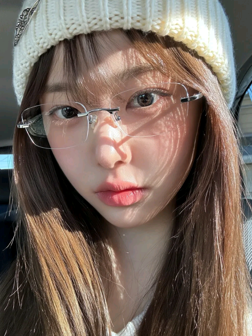 唐玉程乙方信息提供高精度 AI 人像图片定制、AI 短视频内容制作及虚拟数字人模特