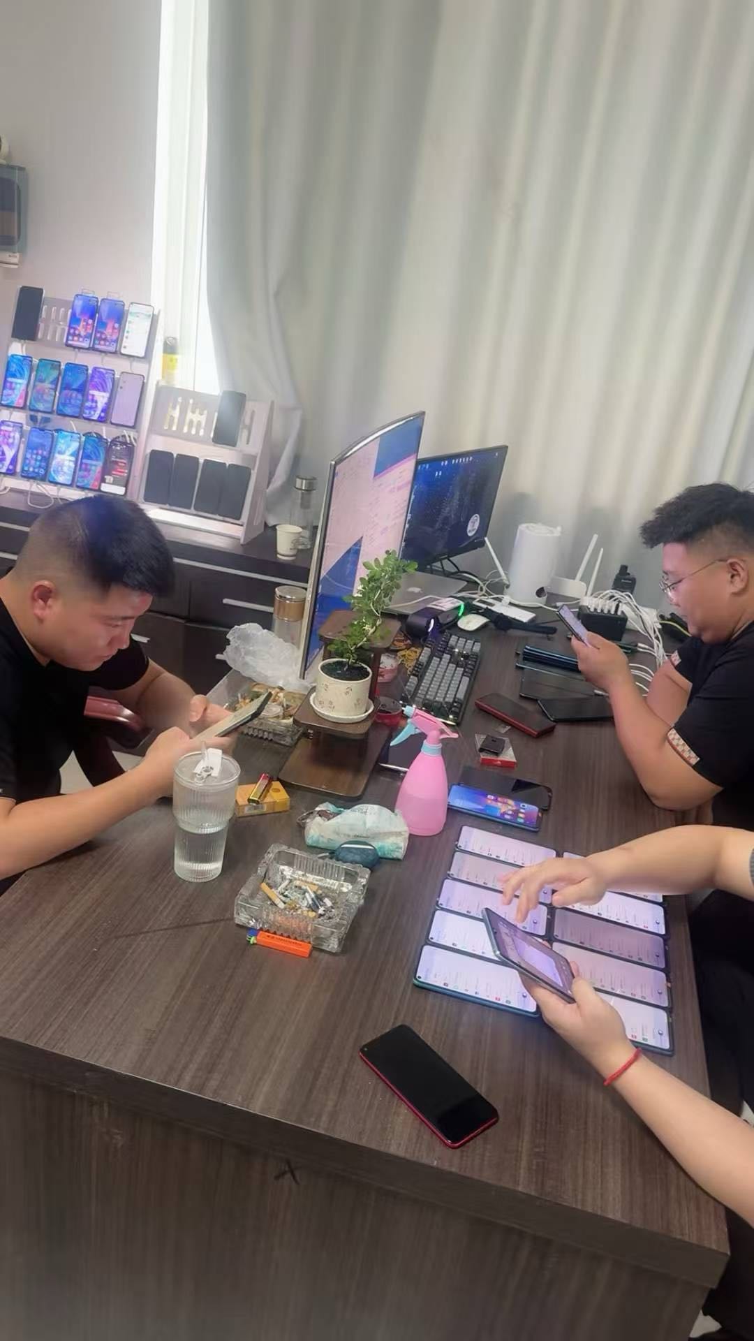 张先生找合伙人王权与自由，俄服搬砖，包教包会0投入