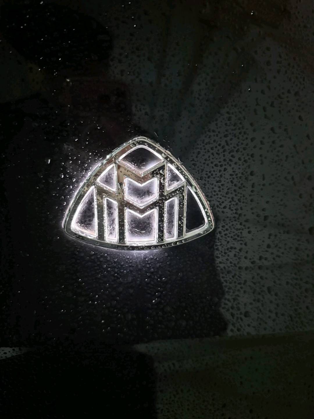 黄先生找合伙人新服搬砖,游戏打金项目,自动跑图打怪,不掉装备体力,收益稳定