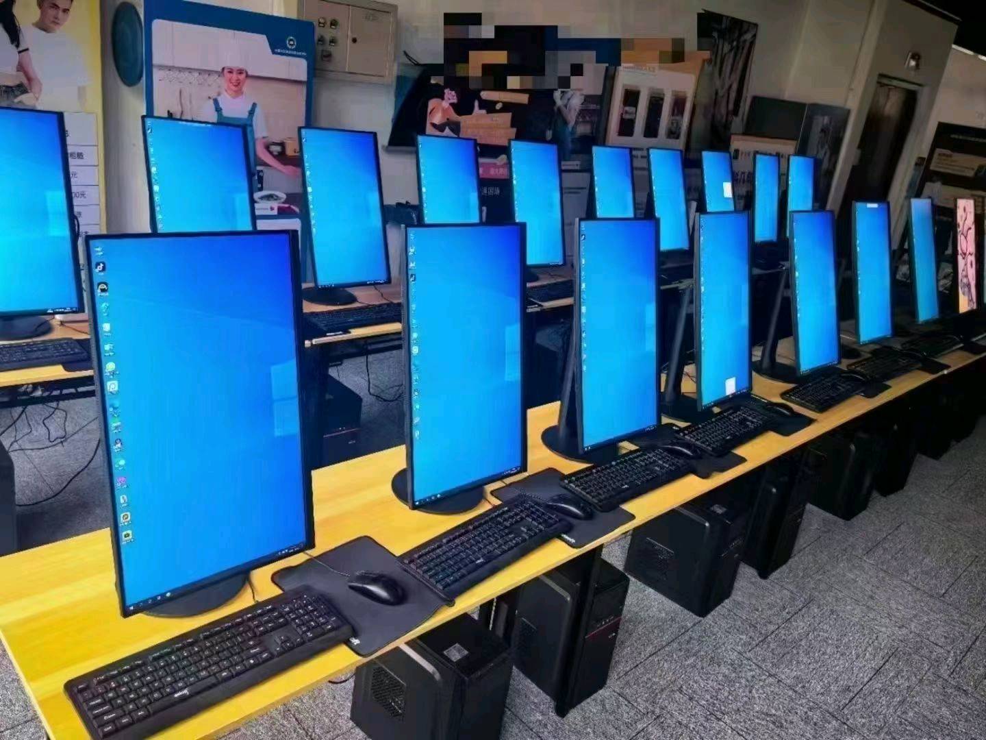 何军鹏工作手机，办公电竞直播类电脑，直播设备寻求合作