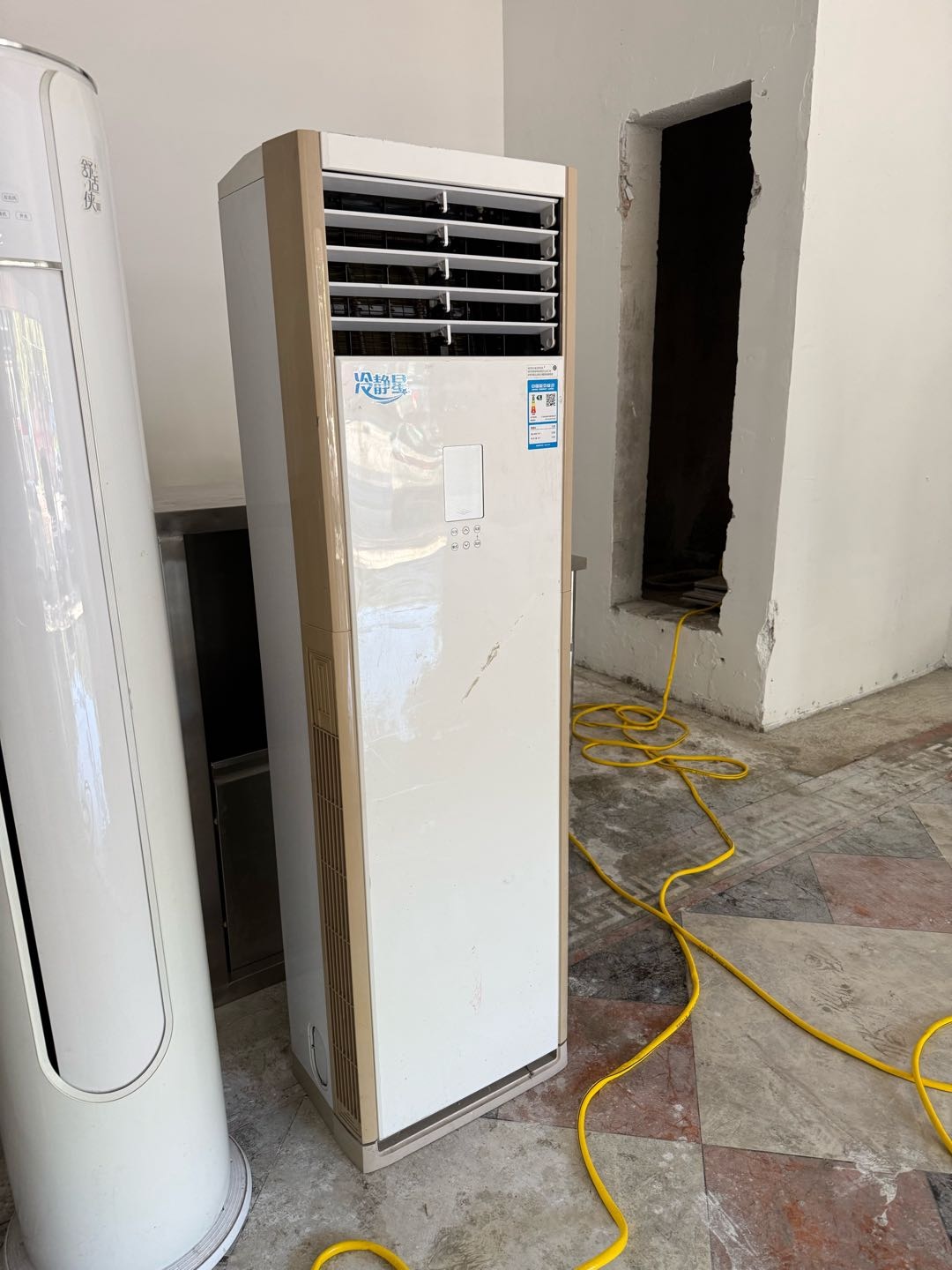 孔宪林品牌货源大量二手家电家具餐饮厨房设备出售找分销给佣