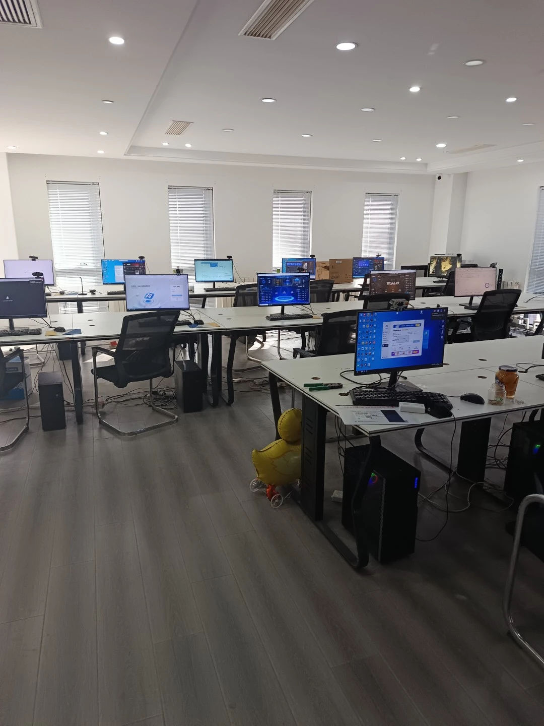 宿广辉找合伙人互联网项目孵化Ai*全自动运营