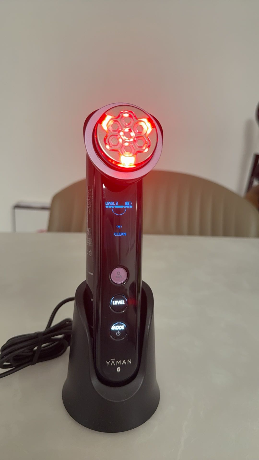 叶先生品牌货源三代美容仪家用