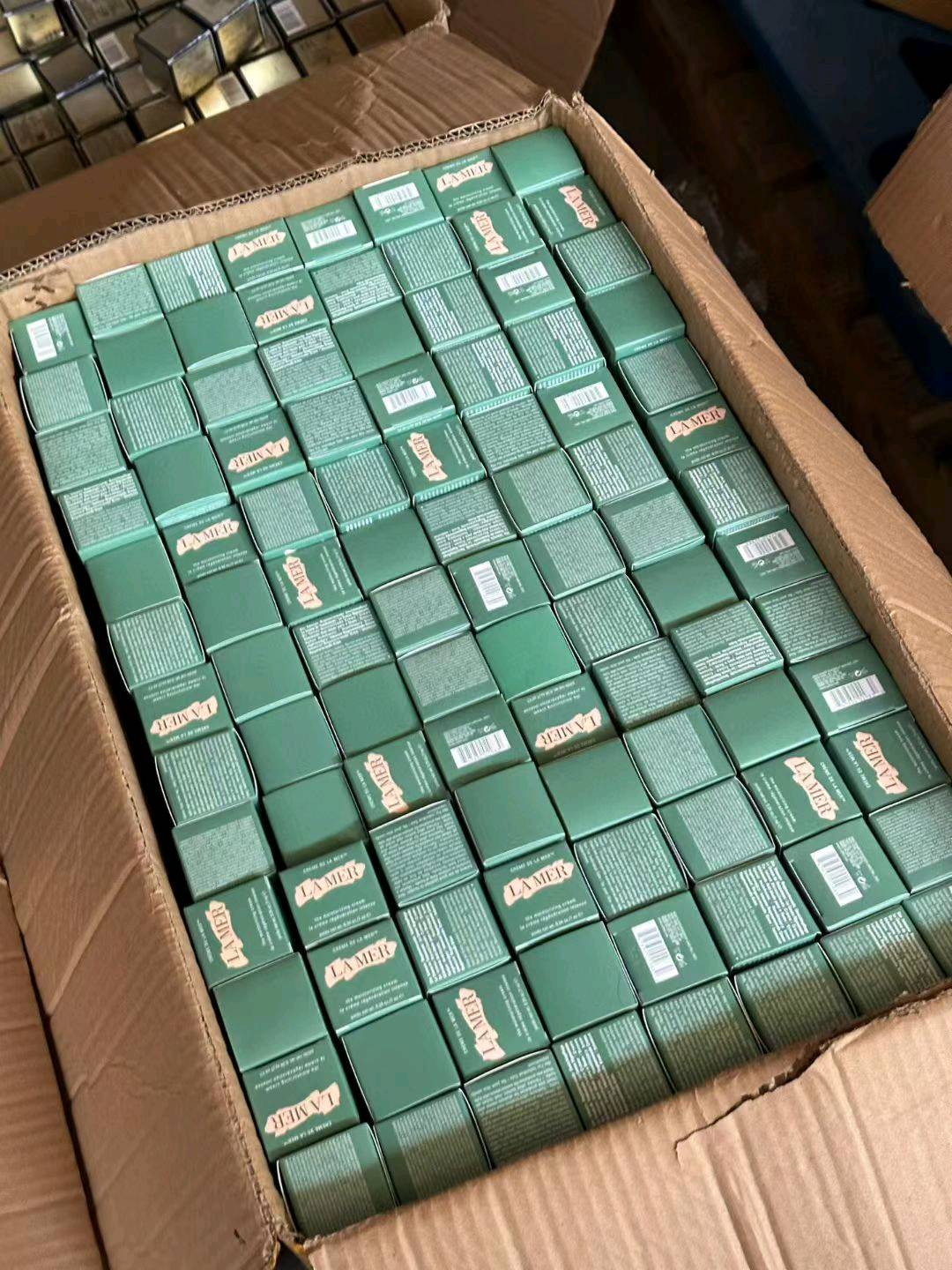 章勇专注得物卖家供货，各大品牌货源齐全，自有品牌供应链合作渠道，批量拿货