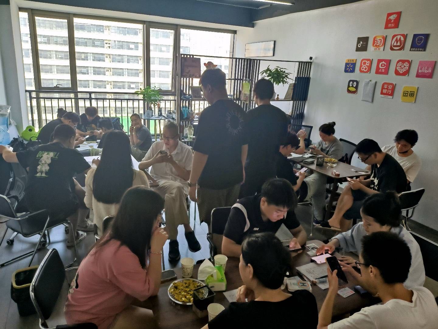 郑春凤App拉新官方一手渠道，纯绿，当天结算！单人产值*无加盟费