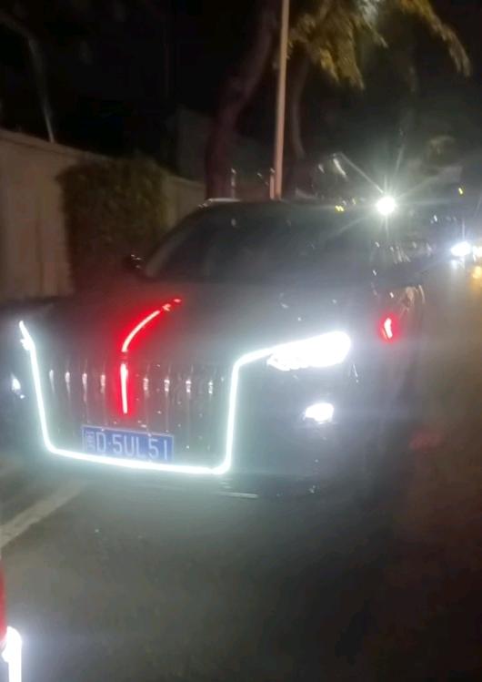 李团其他供需红旗hs5款，商务接送