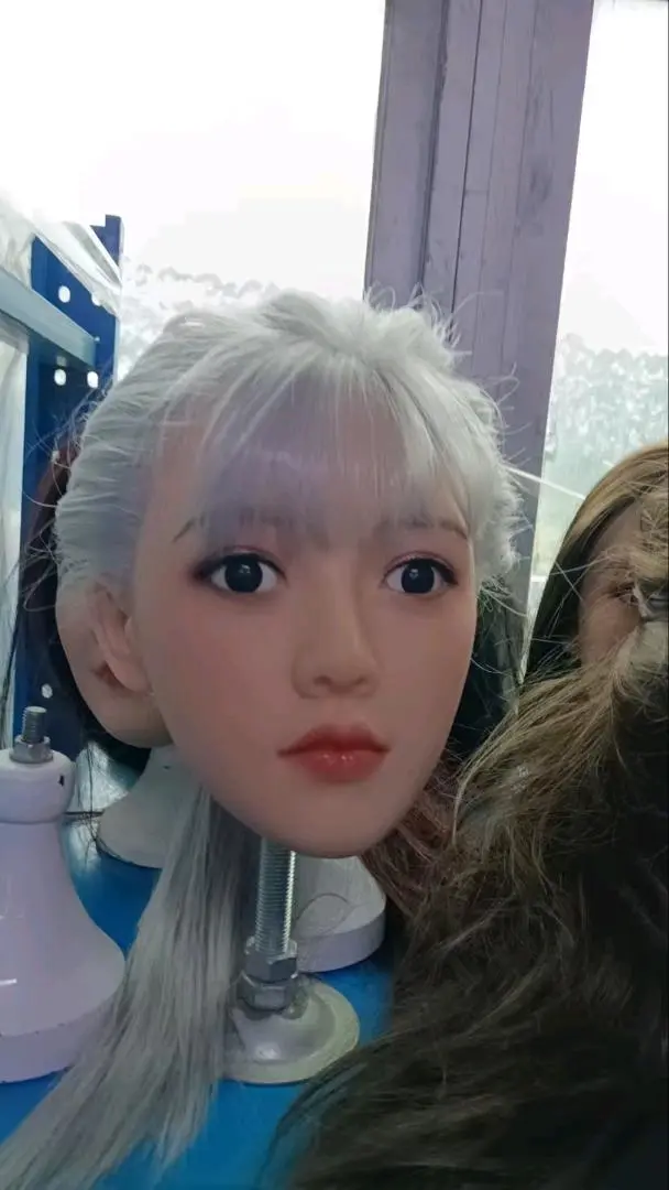 张女士品牌货源娃娃手办
