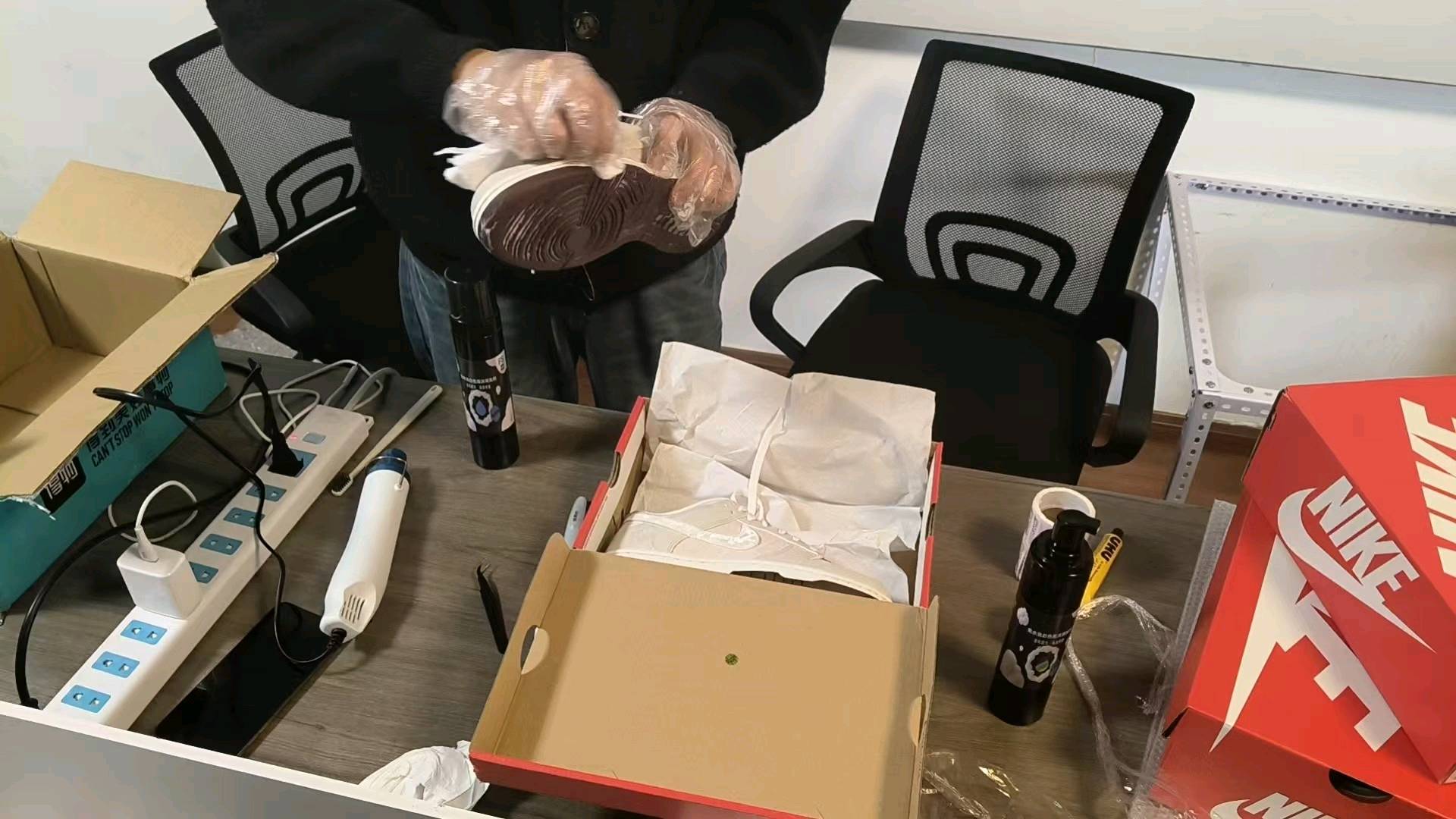 谢先生品牌鞋，品牌衣服，得物b砖批发