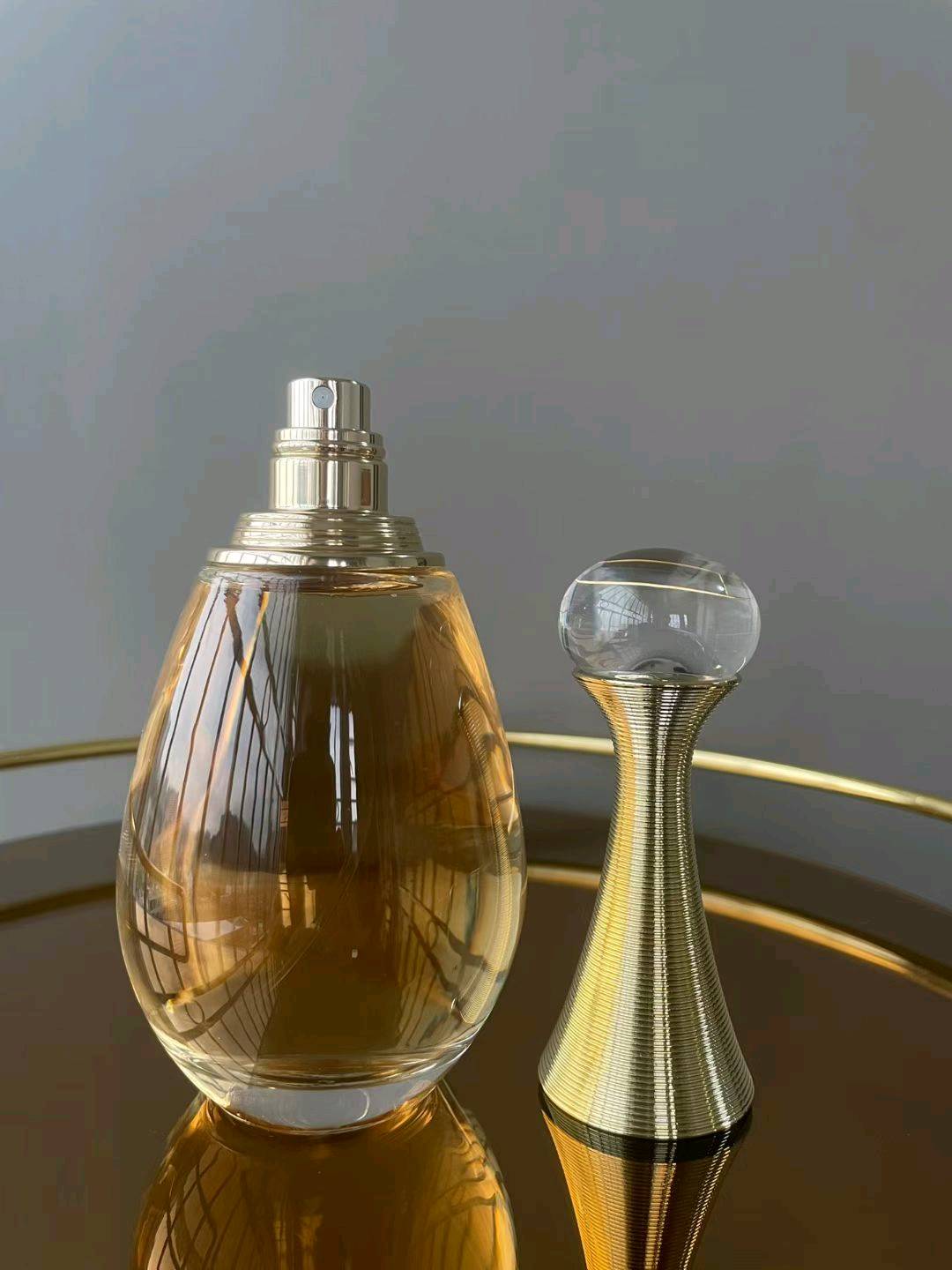 王相志全球一线品牌免税美妆供应链1--3折拿货;寻找合作伙伴