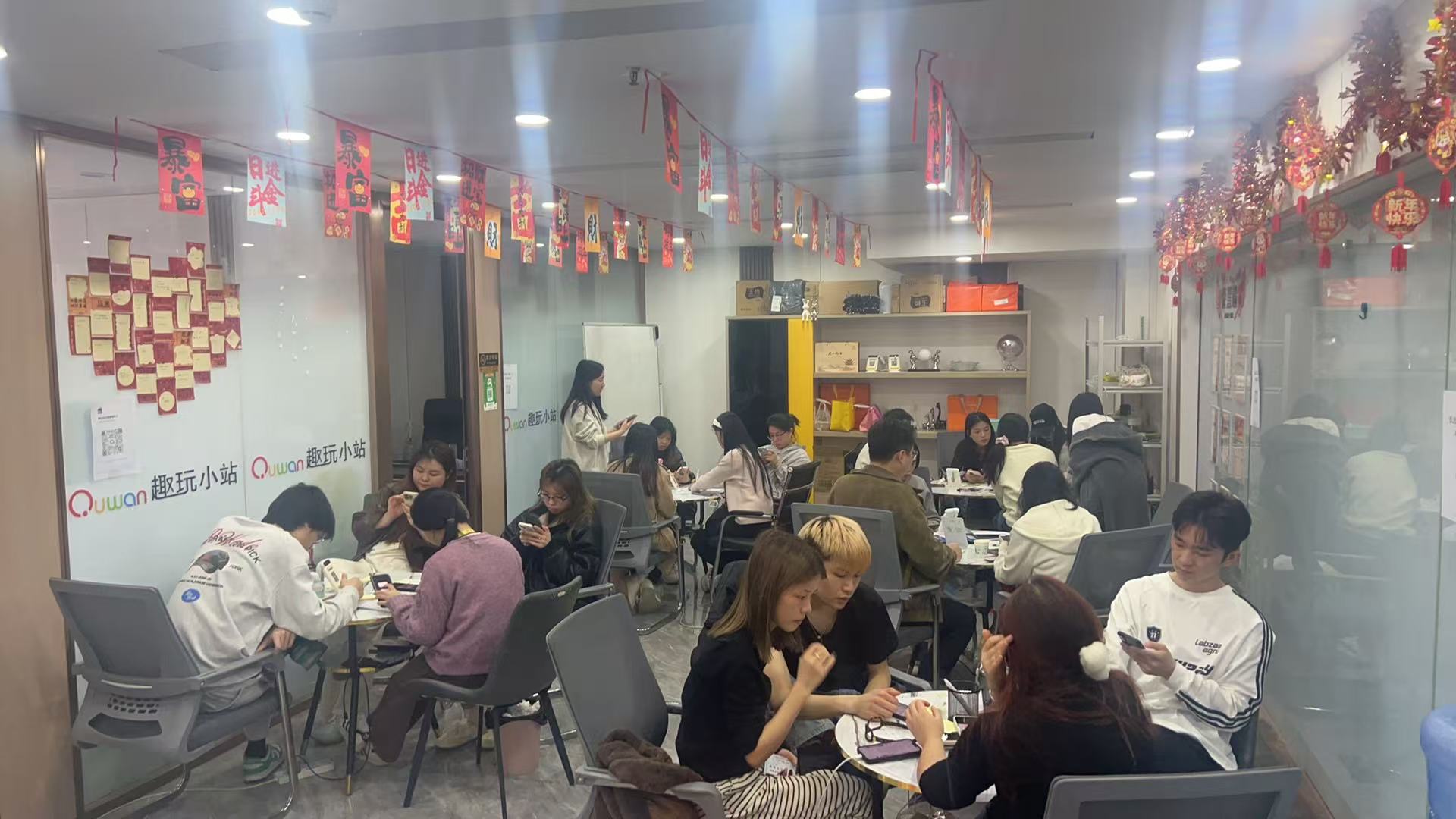 黄佳怡App拉新一线渠道，任务全面高，佣金可实地考察