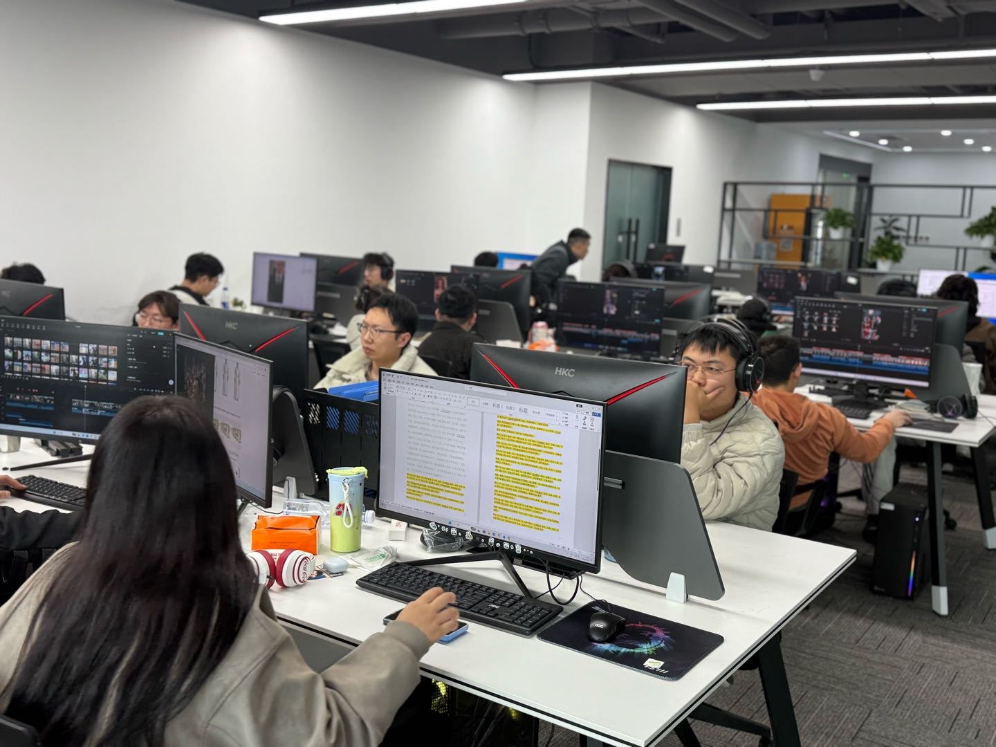 何娜寻找AIGC团队合作，提供稳定订单与培训，助力漫剧制作创业