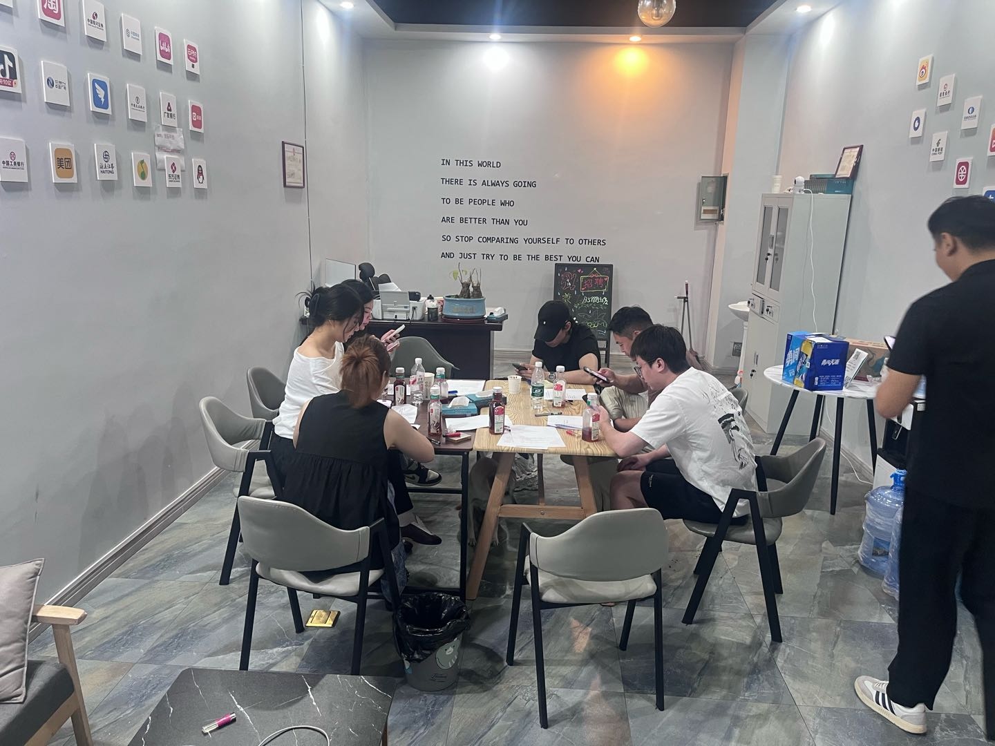 刘龙龙其他供需APP拉新一线工作室，只收徒，佣金日结，全程包落地包教会！
