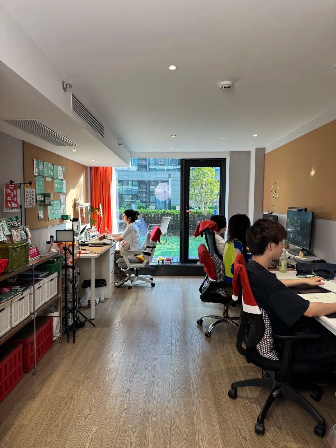 李先生乙方信息短视频剪辑资源合作，工作室接单，寻长期稳定甲方