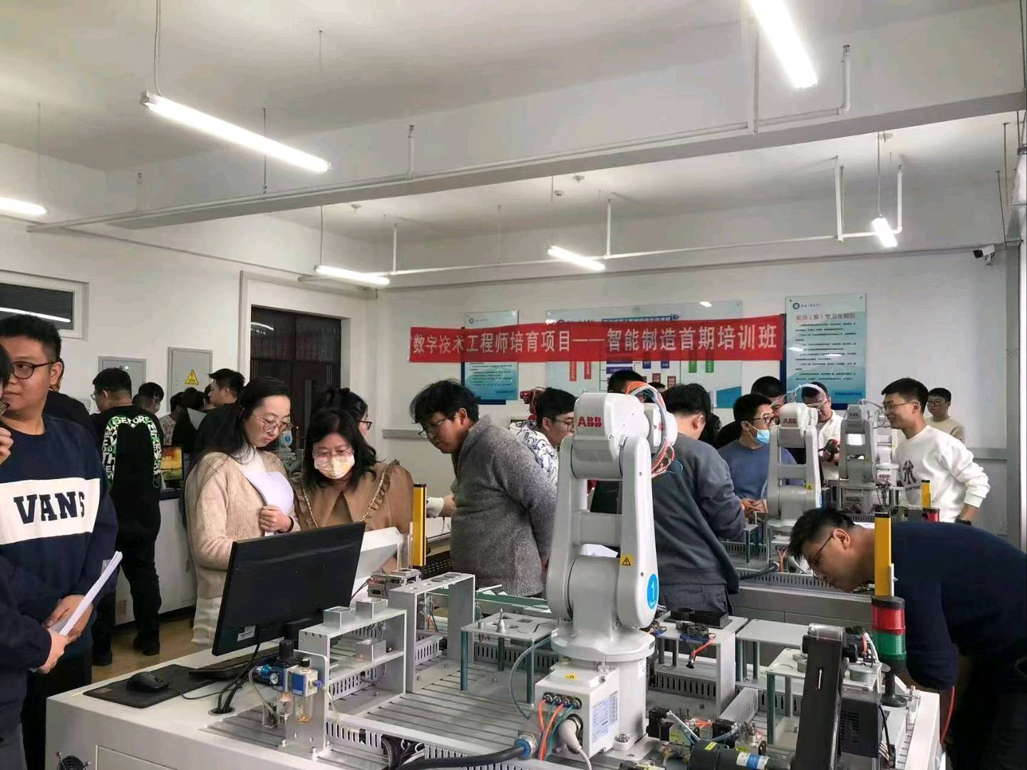 常修明工业机器人学校招生