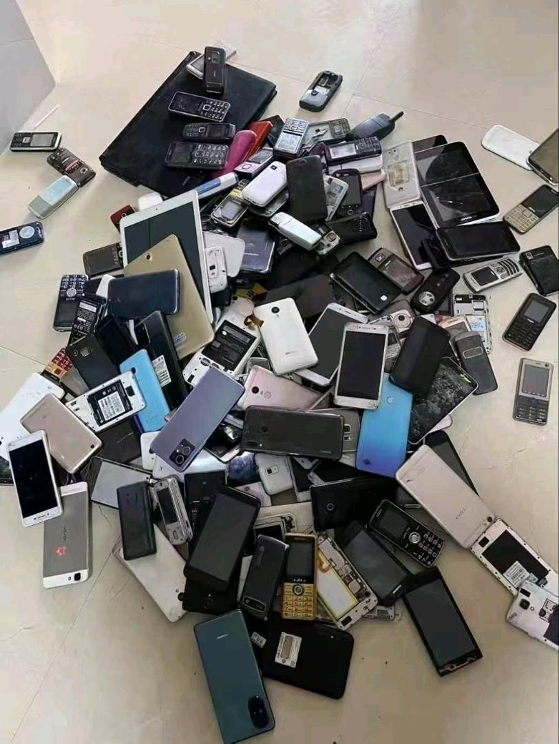 郭先生其他供需高价回收旧手机、破手机、工作机、报废机、老人机