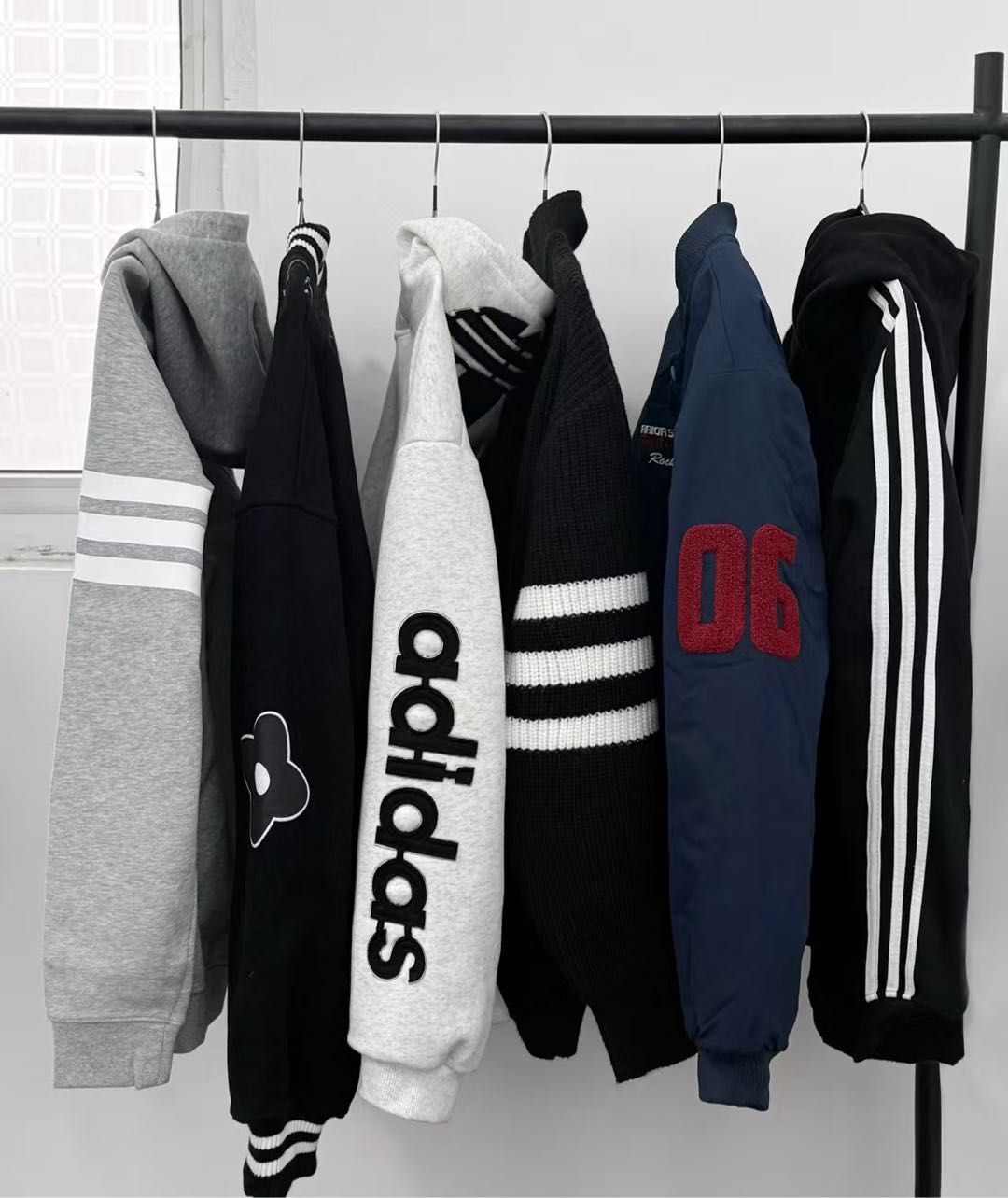 季政其他供需轻奢一手货源  可以免费寄拍 拍完再给我发过来邮费自付