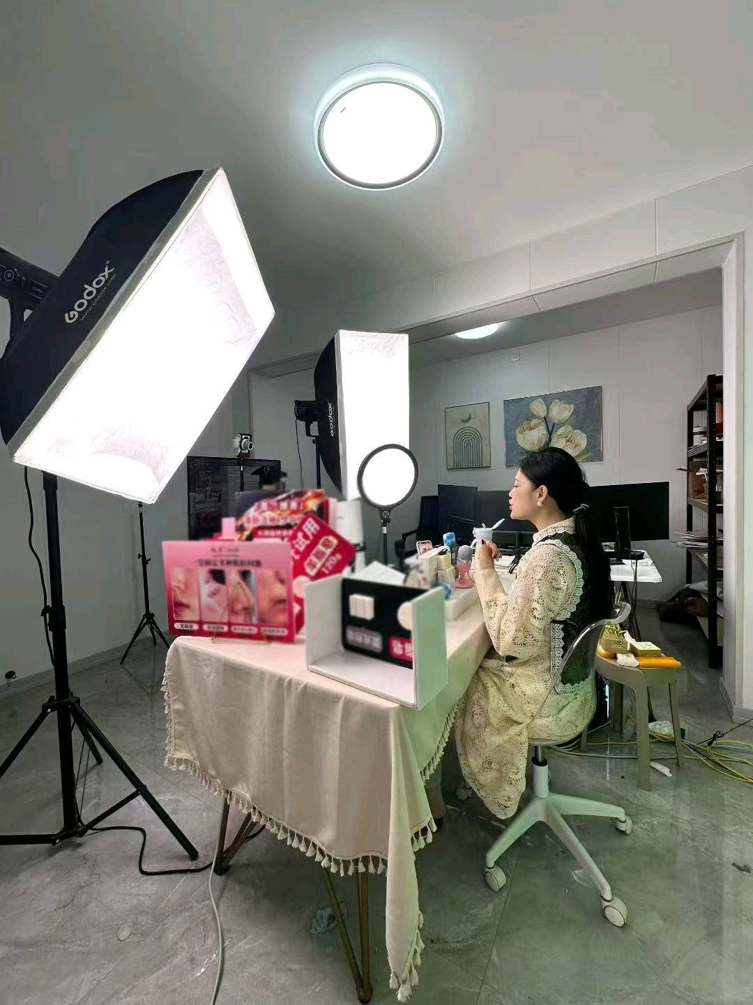 黄女士找合伙人抖音直播带货项目，寻找可以出投流费用的合伙人