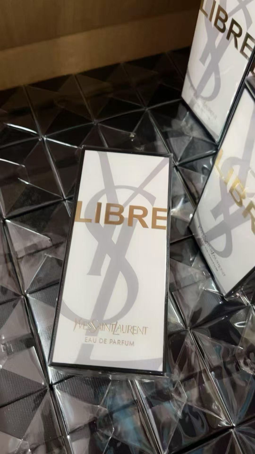 肖先生专做得物美妆搬砖 一手资源