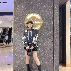 万先生