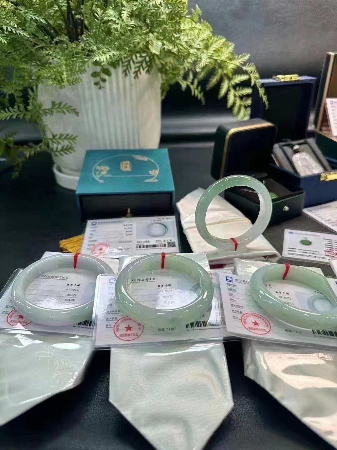 刘先生提供天然翡翠找合适的代理合作推广