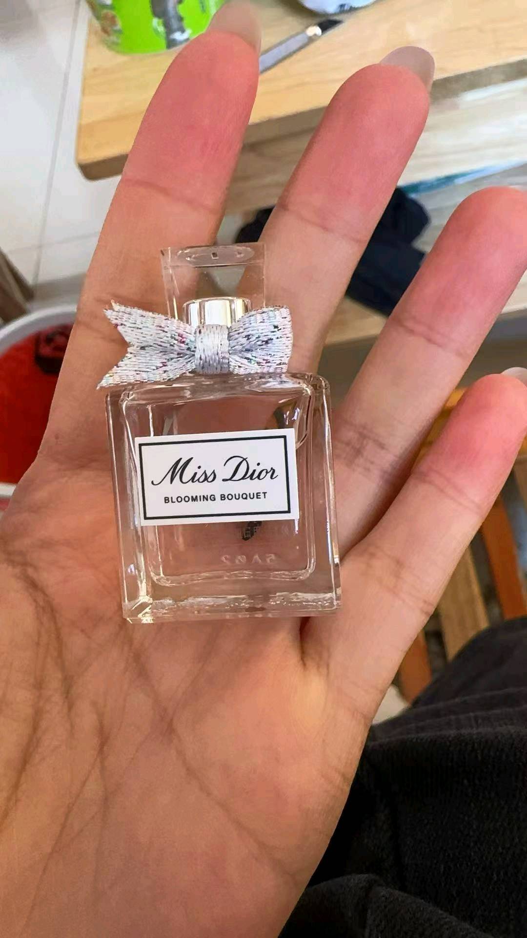 张理栋国际一线美妆，寻求合作