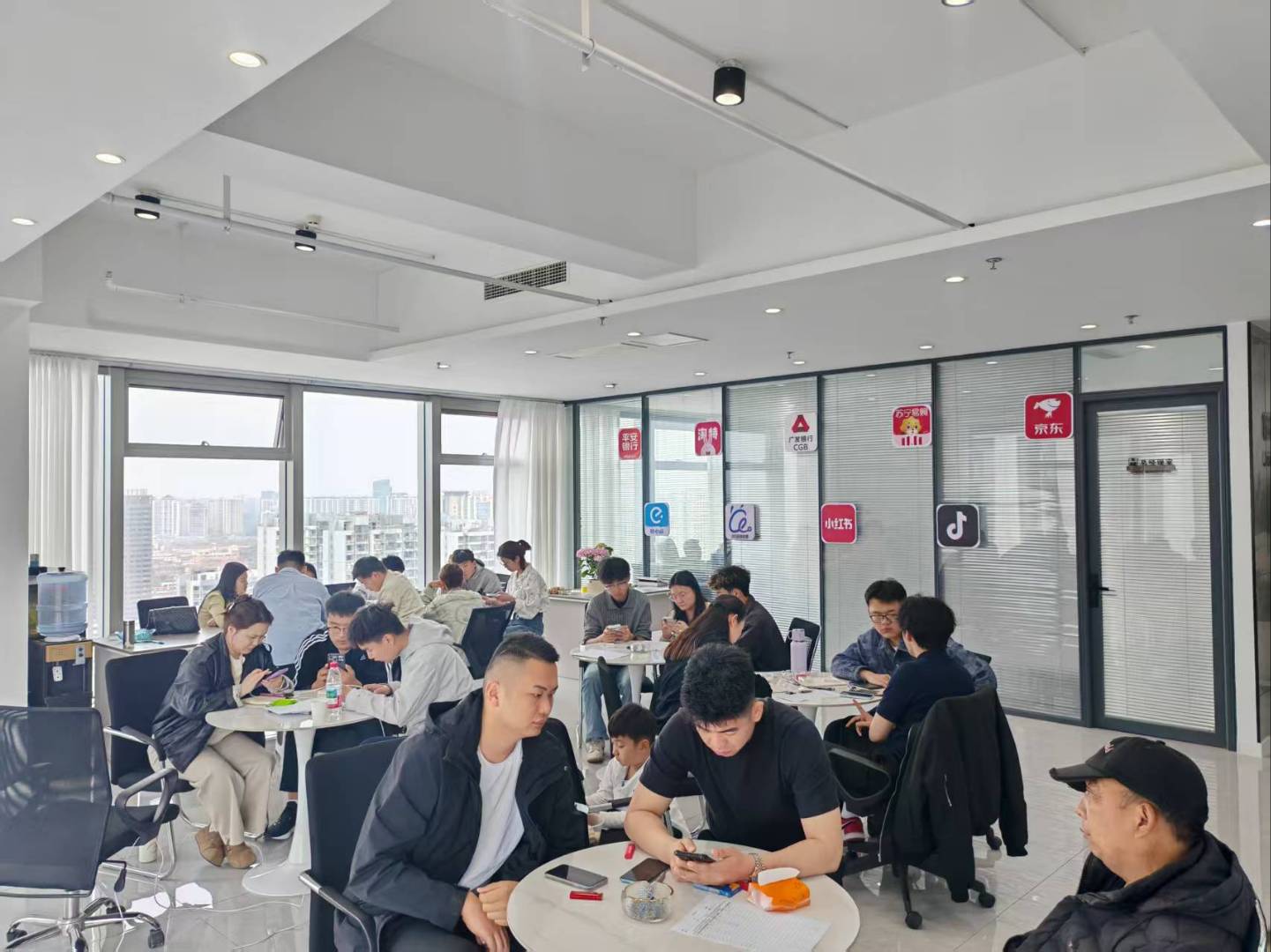 孙先生APP拉新工作室创业项目，渠道对接+全程扶持 一线工作室，佣金立返