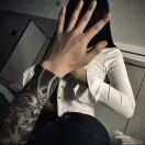 梁佳材