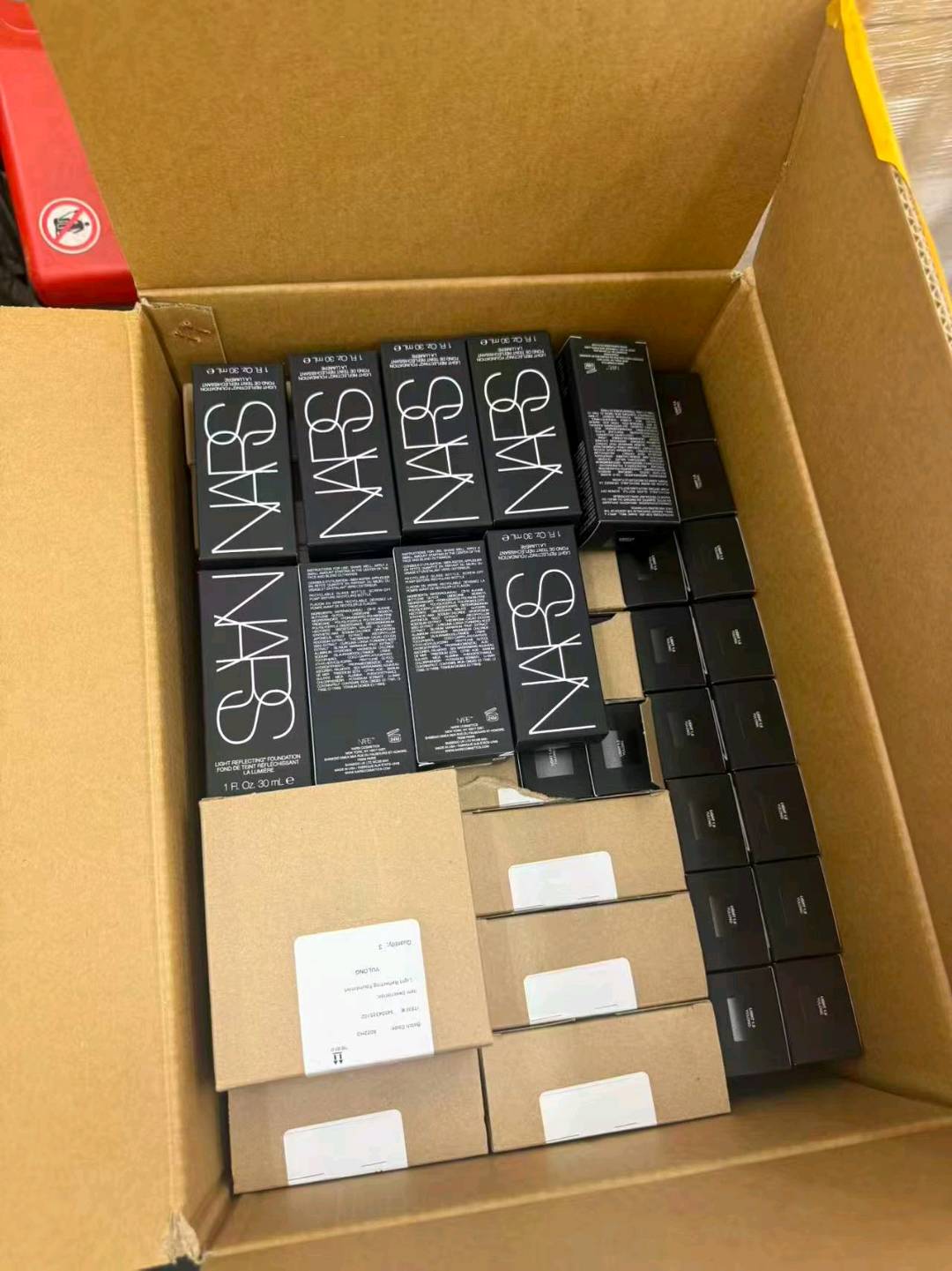 谢俊磊品牌货源兰蔻,雅诗兰黛,神仙水,圣罗兰,香奈儿,爱马仕,等等