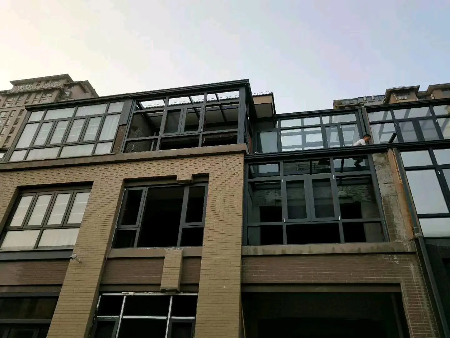 付勇智品牌货源提供国际知名品牌家装门窗,寻找家装公司合作,或者私人业务渠道