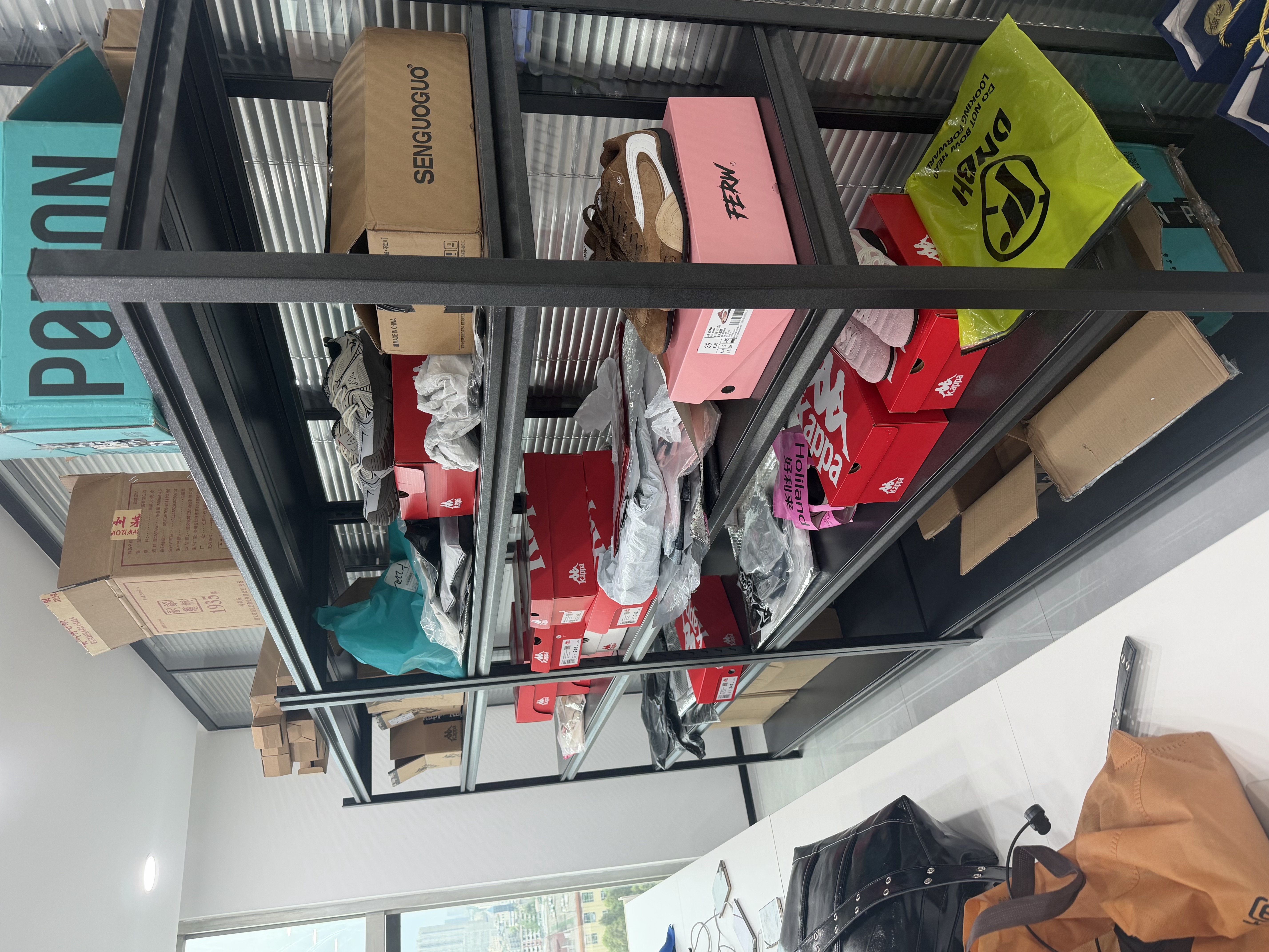 刘学雨找合伙人得物寄拍+种草副业*拍摄样品返图即可