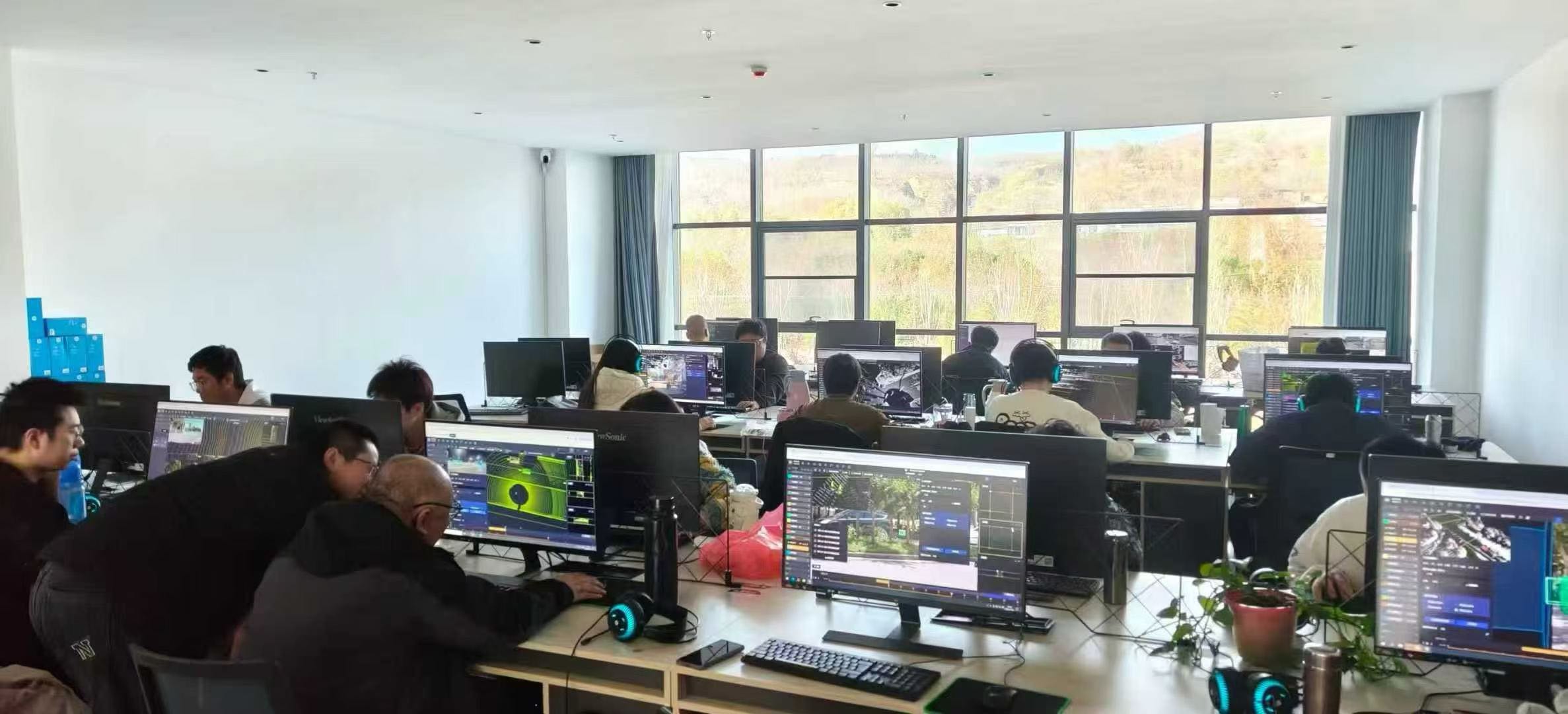 李先生其他供需提供AI训练数据服务，市场前景非常可观，佣金高结算快，寻求团队合作