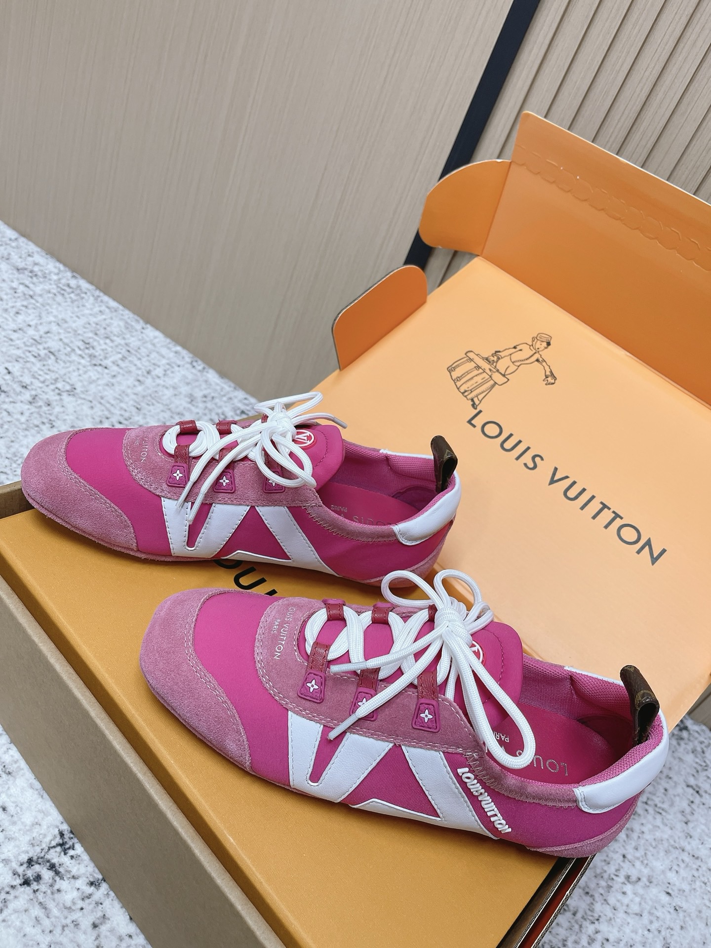 王道飞品牌货源各种潮牌莆田鞋，广东鞋