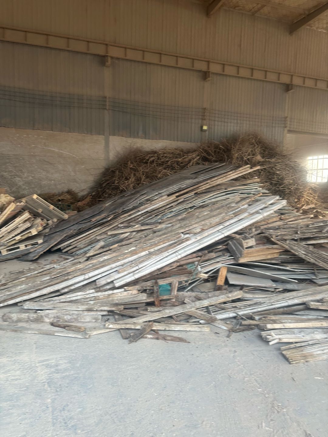 秦先生其他供需大量回收材火边角料只要是木材都要