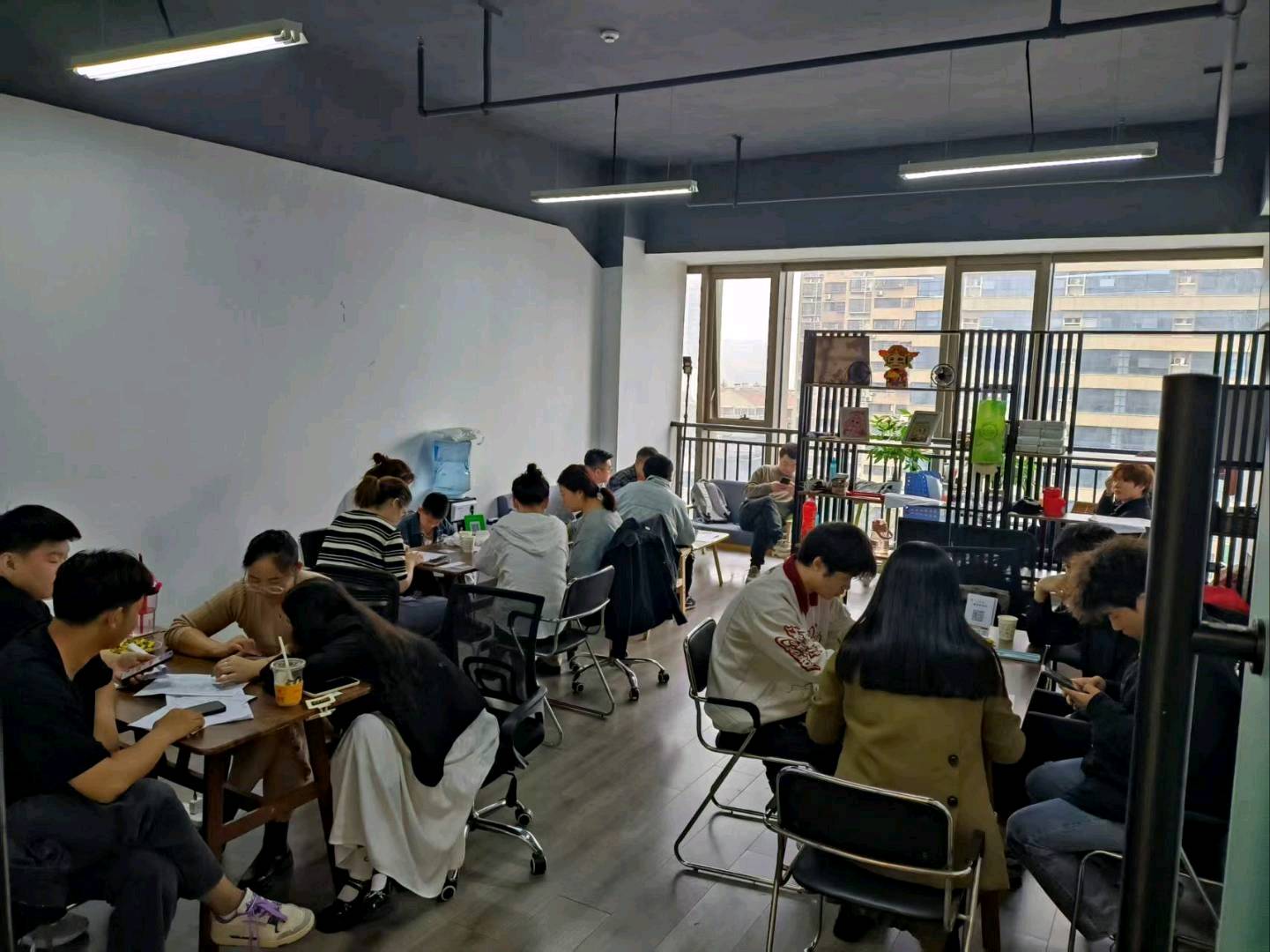 陈世林找合伙人app拉新工作室，*全程陪跑，一对一教学指导