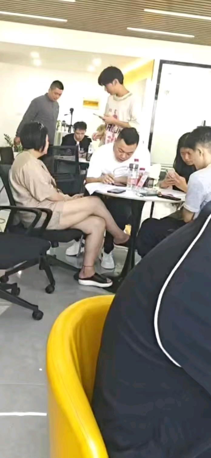冯女士找合伙人app拉新7.0版本。源头秒结算,0加盟,老项目新玩法,兜底水电房租费