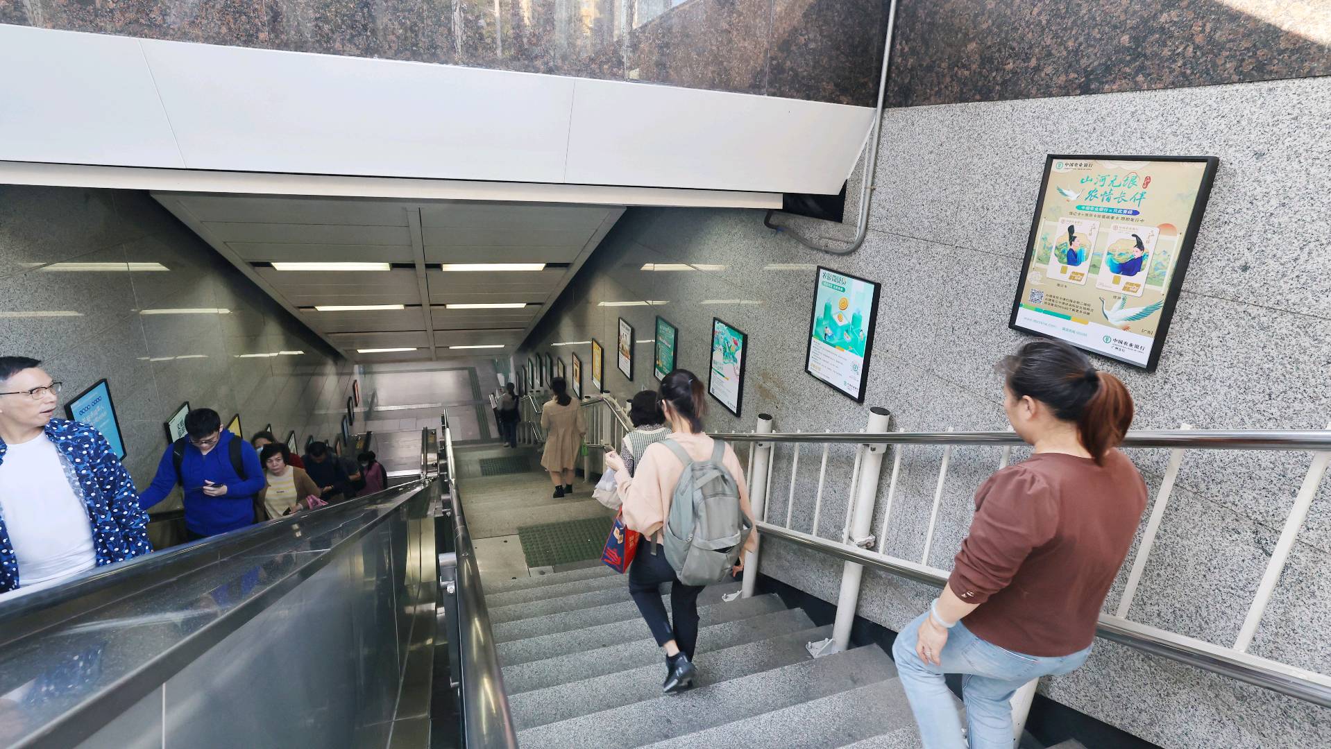 许先生乙方信息广州地铁传媒，提供广州地铁全线网平面广告，寻求广告主