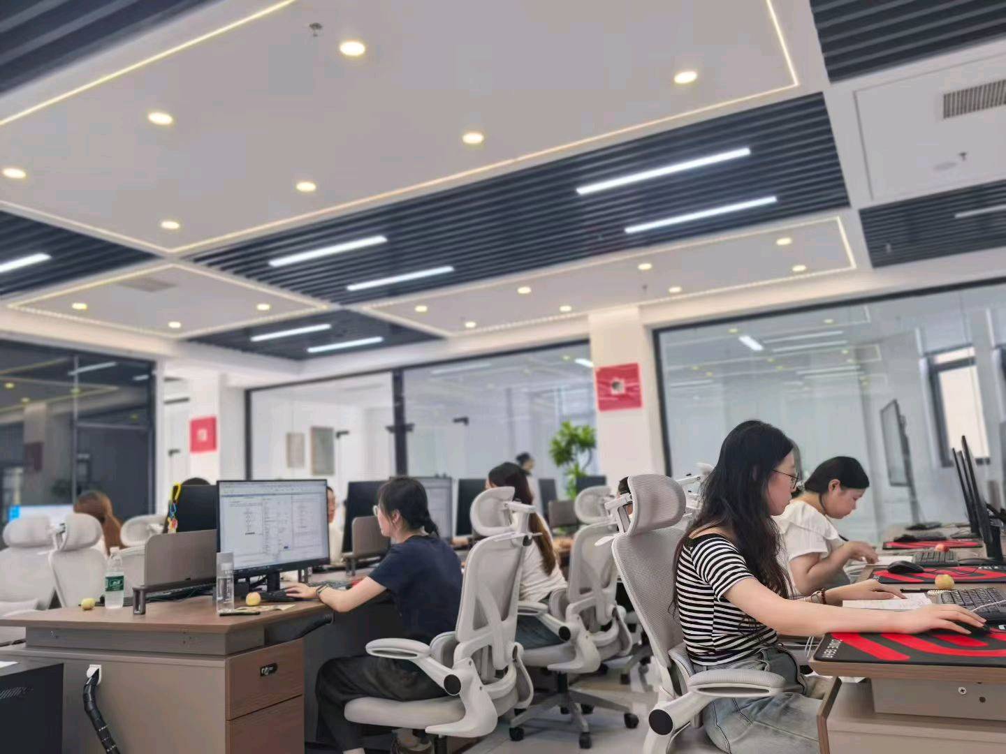 孟女士公众号全新玩法,不收一分钱,免费带,单号收益300-800+