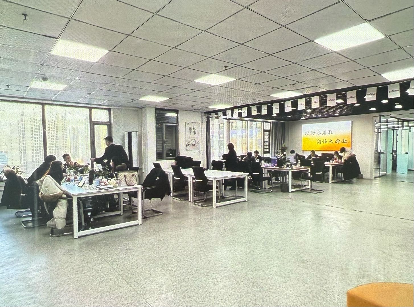 高女士找合伙人全国开锁派单  好上手！在家即可做！单人当日利润*