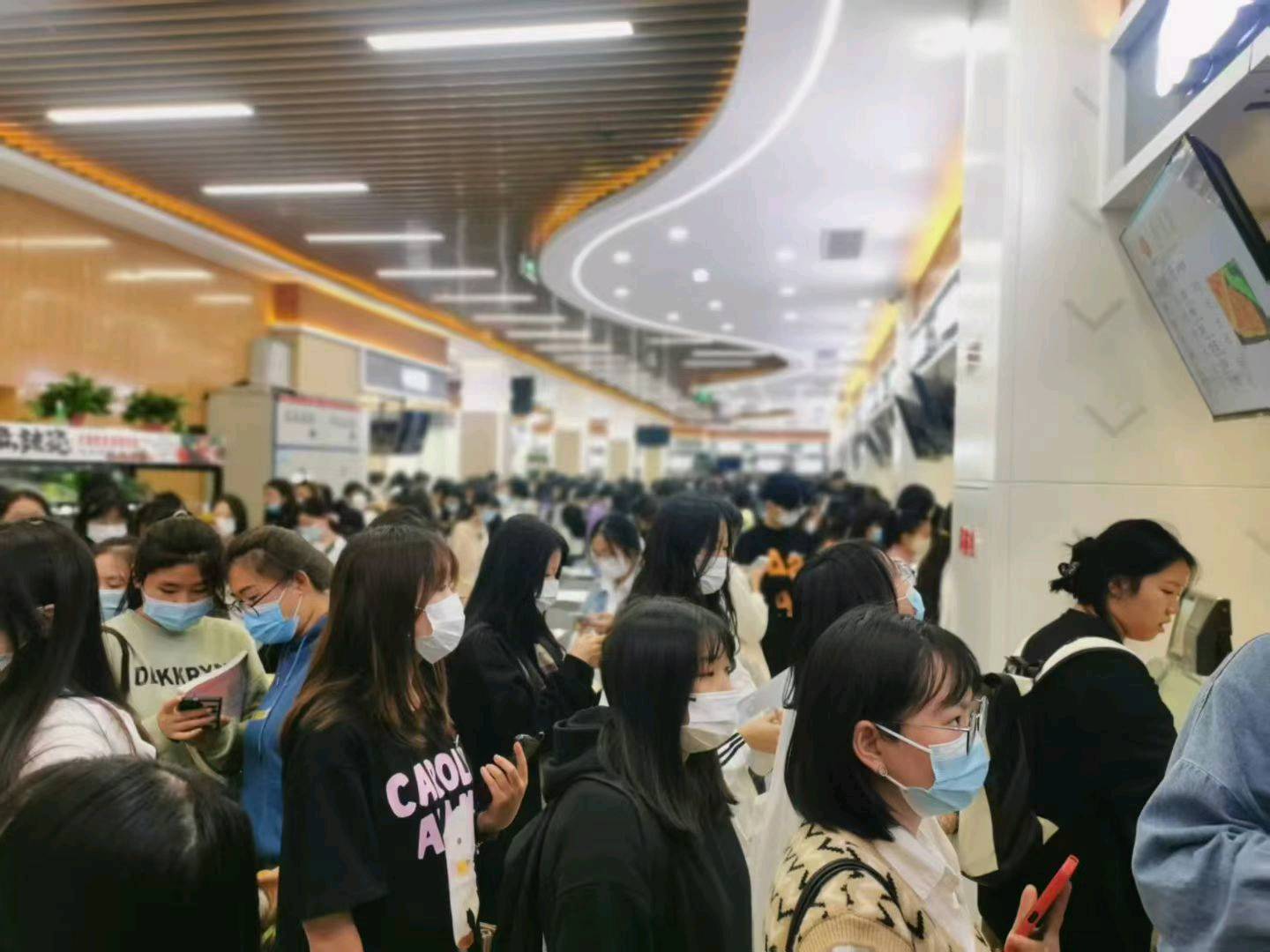 朱先生场地活动大学食堂档口