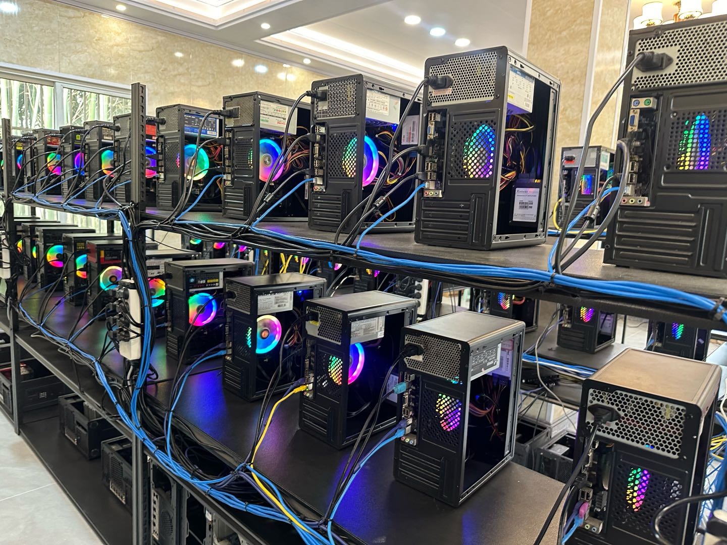 刘先生找合伙人游戏搬砖工作室，智能脱机，单人可操作，团队可无限扩大。有想创业想法冲