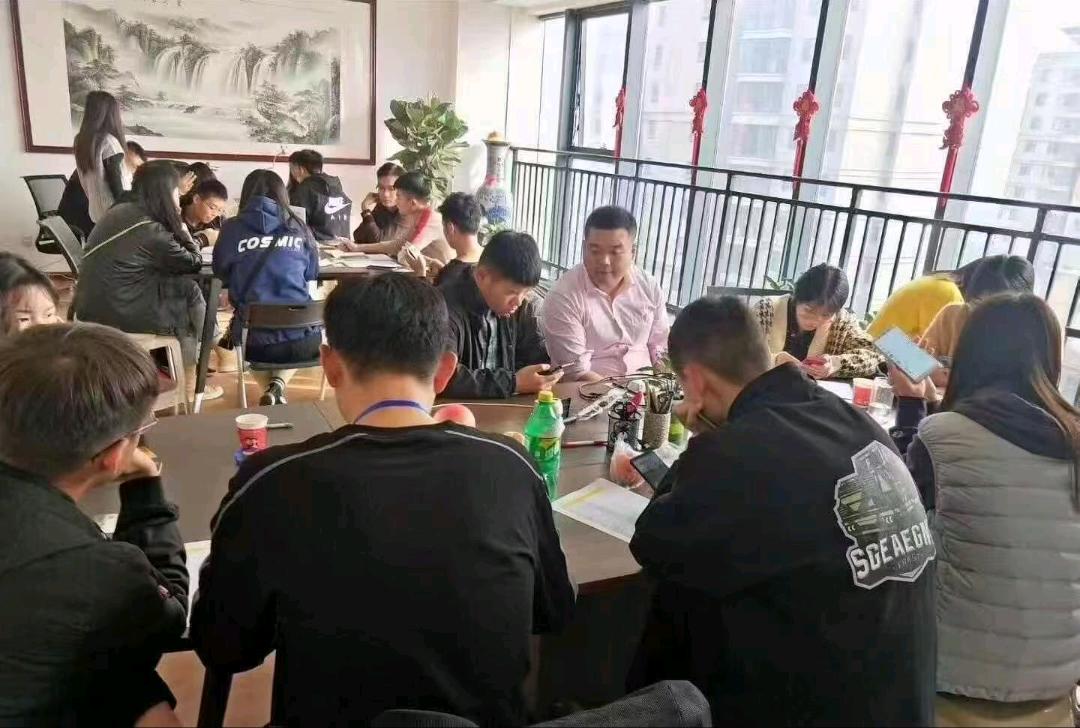 黄先生找合伙人app拉新!0费用!均价100+日结!