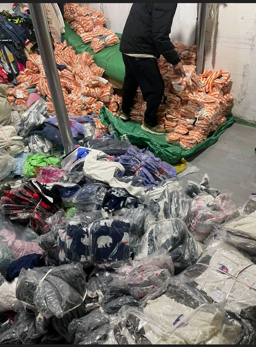 龙先生品牌货源各种款式的夏季服装