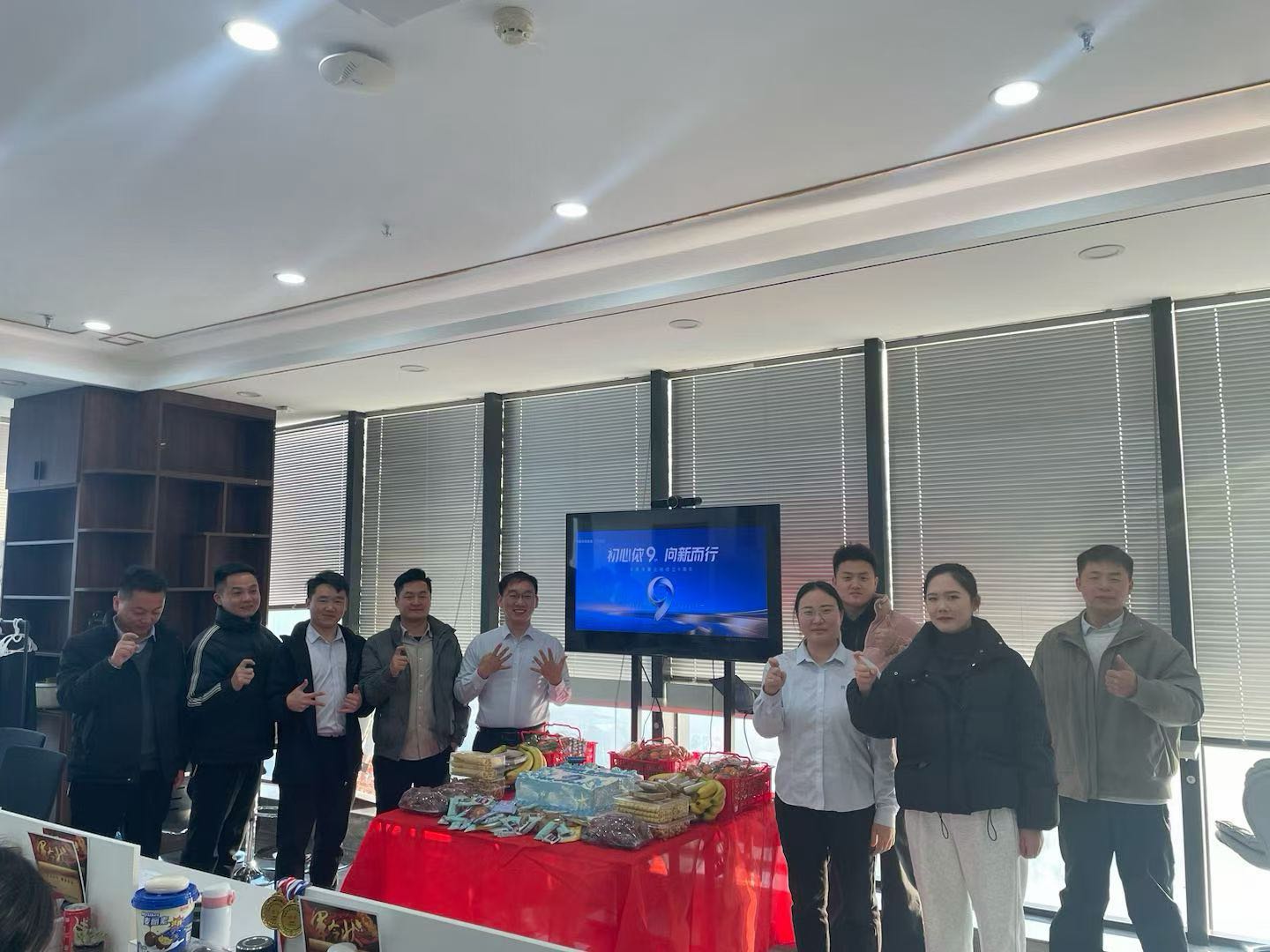 刘斐斐定制开发创业版微信电商推客系统小程序，一键上架百万商品，万亿电商分佣